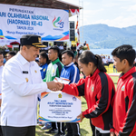 84 Atlet dan 20 Pelatih Samosir Terima Tali Asih pada Peringatan Haornas 2026