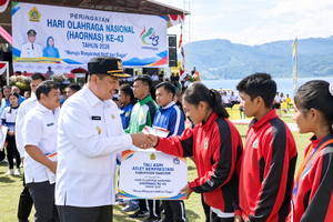 84 Atlet dan 20 Pelatih Samosir Terima Tali Asih pada Peringatan Haornas 2026